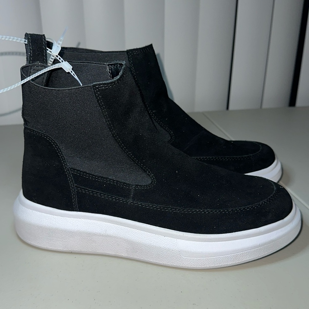 NURTURE NEW, size 9.5 fit 8.5, very comfy, last one!